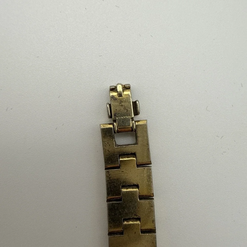 Vintage Timex Mechanical Women's Watch 18mm Gold Tone* Winds, Runs, Keeps Time !